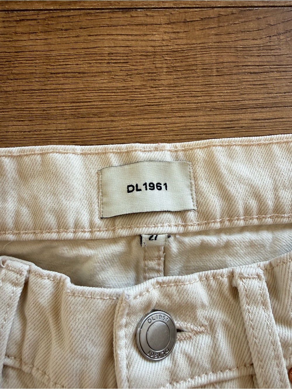 DL1961 Taylor Barrel jeans in Soft Cream - Picture 4 of 4
